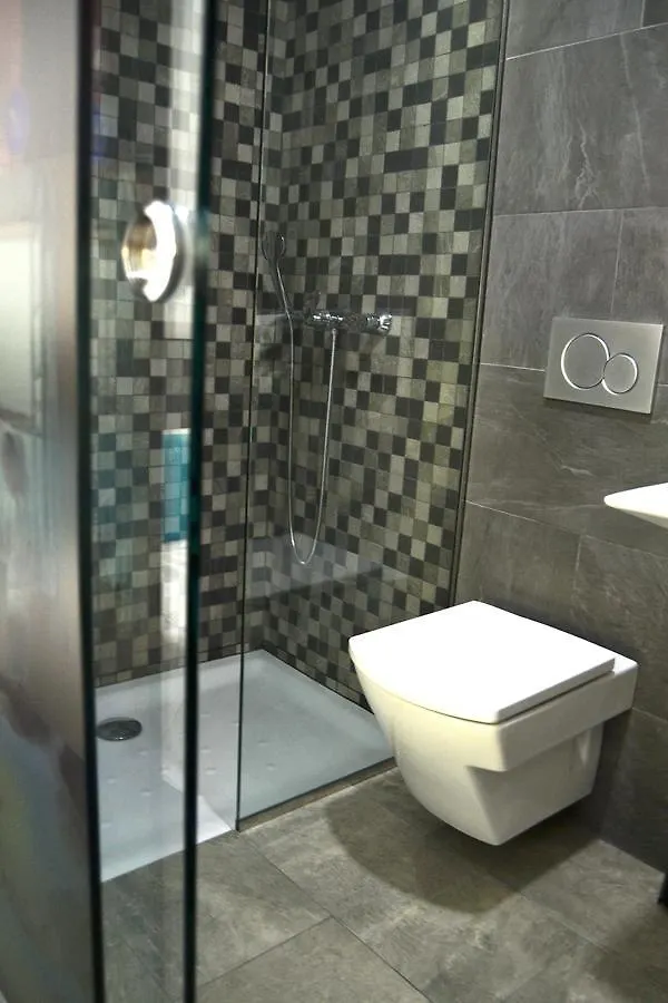 Hotel Bed&Breakfast 10 Girona Spain