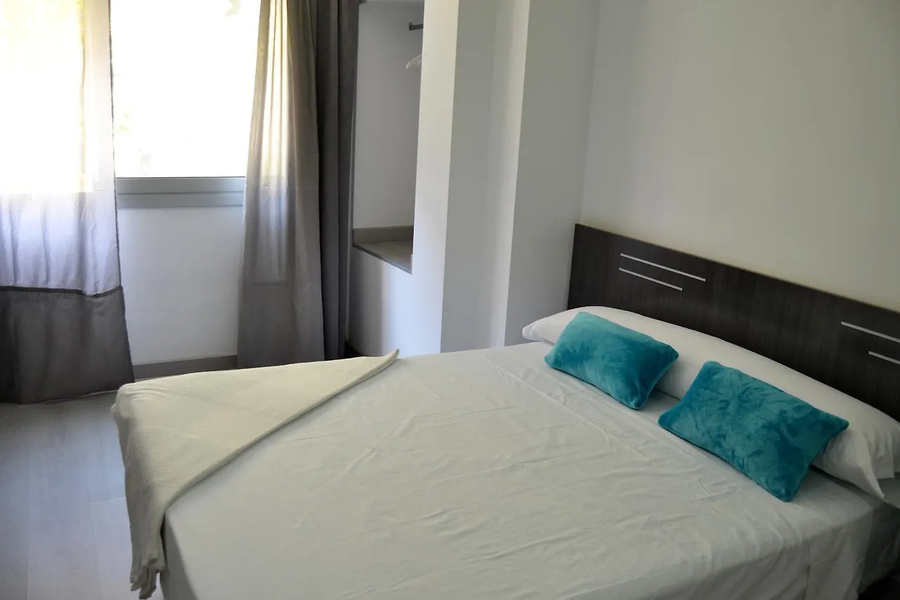 Bed&Breakfast 10 Girona 0*,  Spain