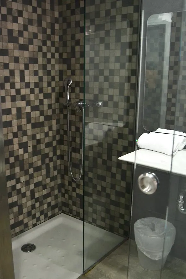 Bed&Breakfast 10 Girona Hotel