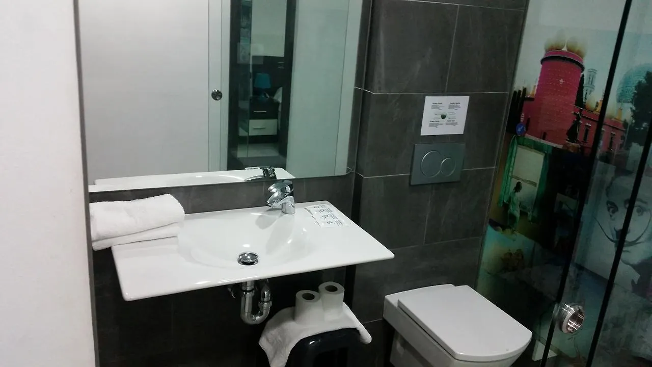 Bed&Breakfast 10 Girona Spain